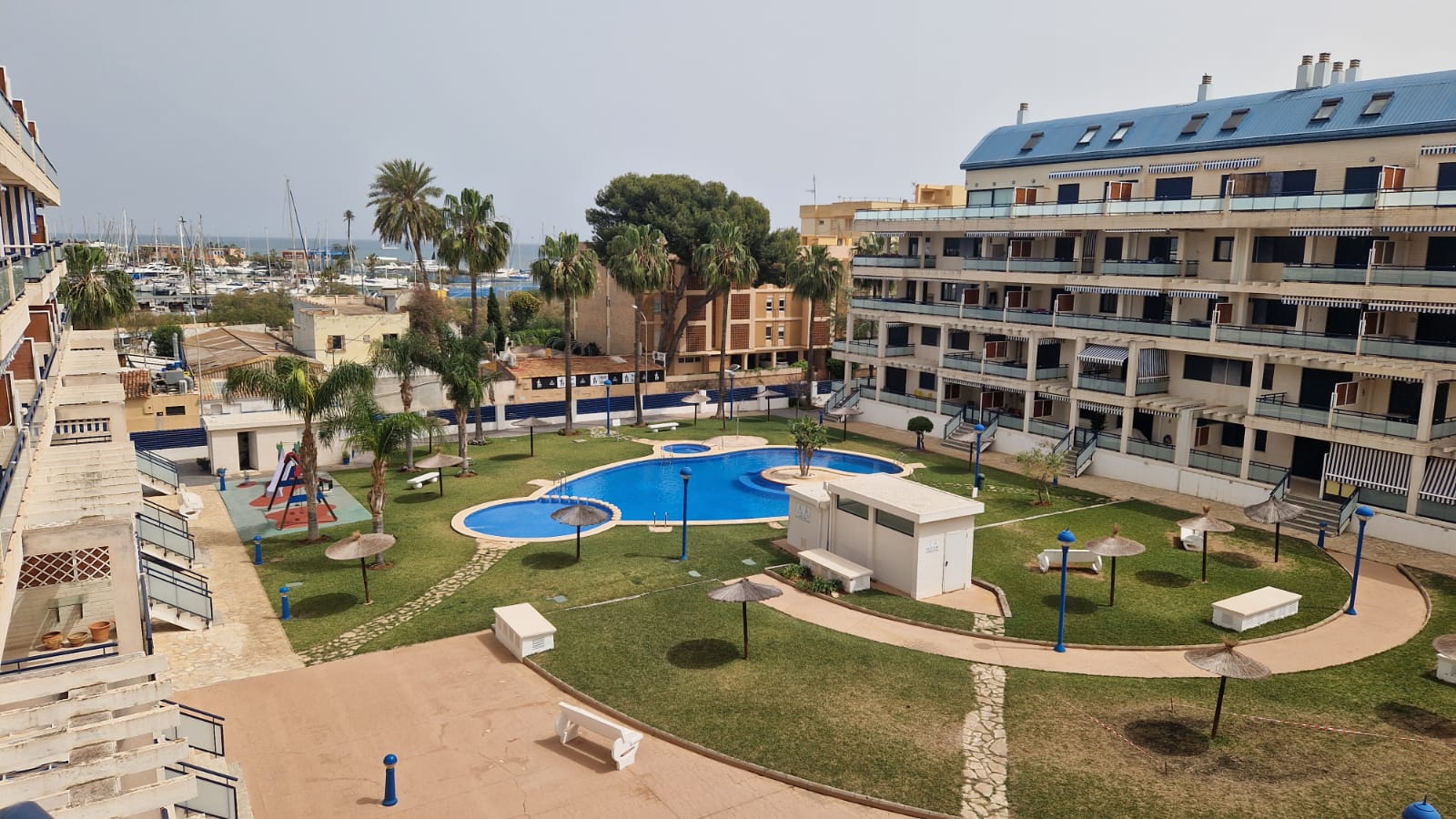 LOCATION TOURISTIQUE En face du Dénia YACHT CLUB